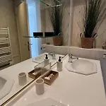 Piscine & Soleil A - T3 Spacieux Avec Clim & Exterieurs Apartman Hyères