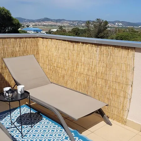 Le Toit Du Port ! Terrasses Spacieuses, Piscine, Climatisation, Parking Hyeres